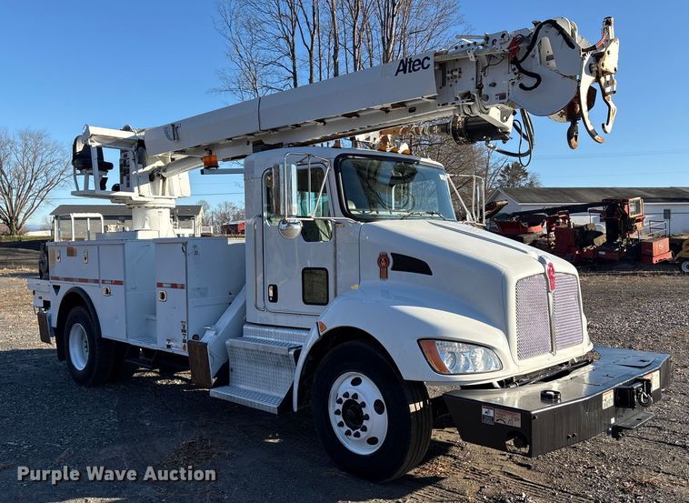 image for item DT2761 2015 Kenworth T370 digger derrick truck