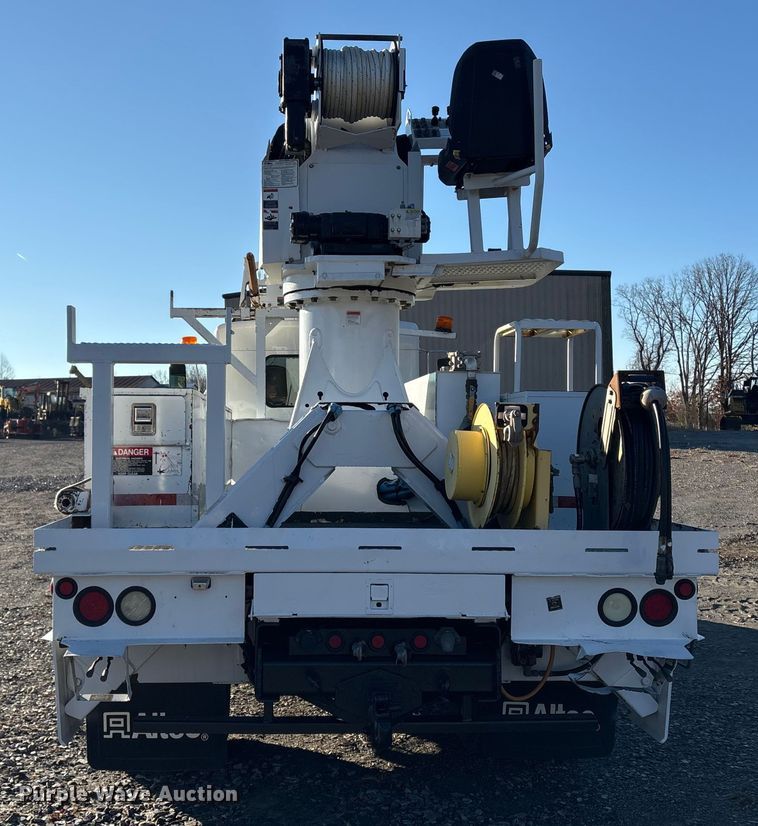 image for item DT2761 2015 Kenworth T370 digger derrick truck