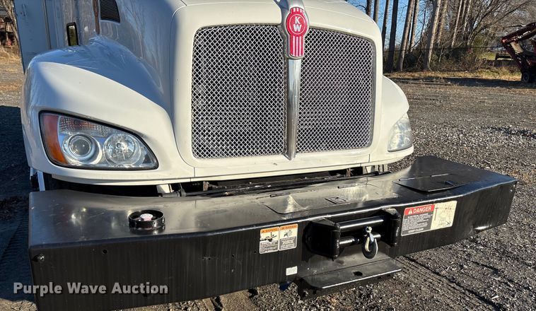 image for item DT2761 2015 Kenworth T370 digger derrick truck