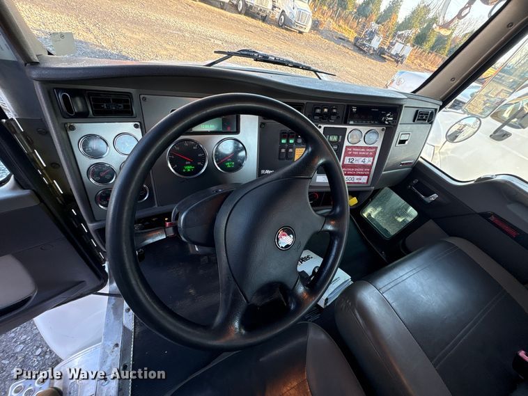 image for item DT2761 2015 Kenworth T370 digger derrick truck