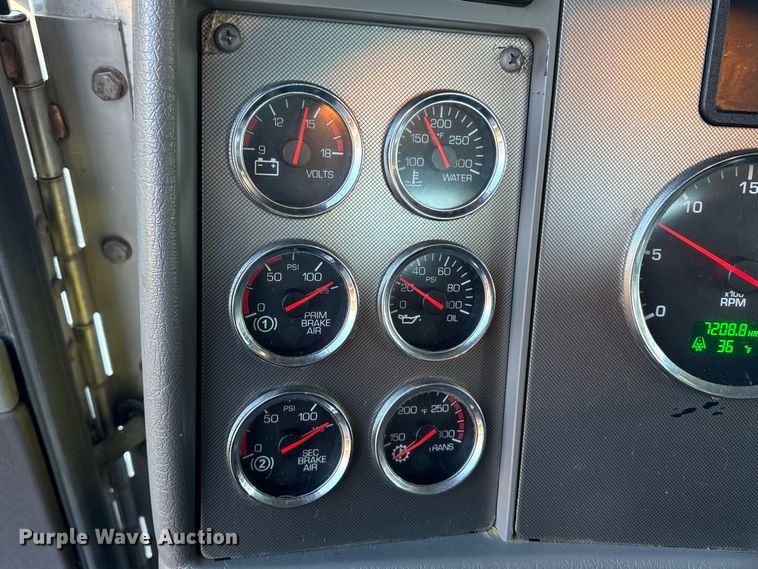 image for item DT2761 2015 Kenworth T370 digger derrick truck