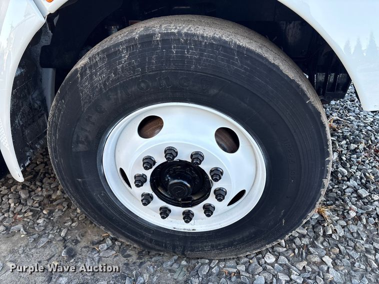 image for item DT2761 2015 Kenworth T370 digger derrick truck