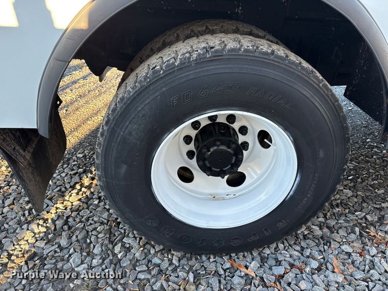 image for item DT2761 2015 Kenworth T370 digger derrick truck