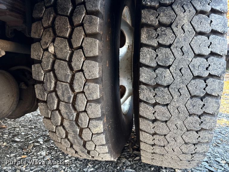 image for item DT2761 2015 Kenworth T370 digger derrick truck