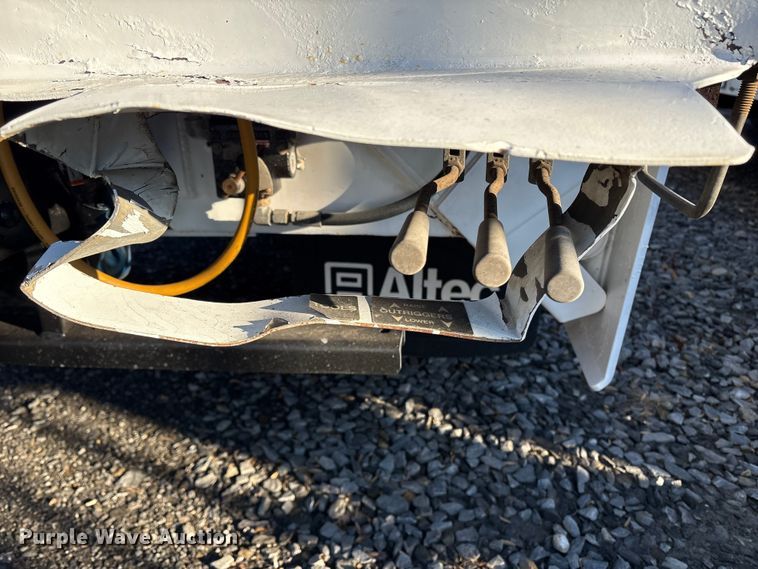 image for item DT2761 2015 Kenworth T370 digger derrick truck