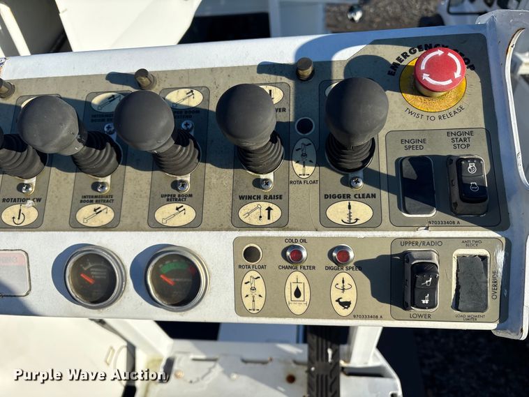 image for item DT2761 2015 Kenworth T370 digger derrick truck