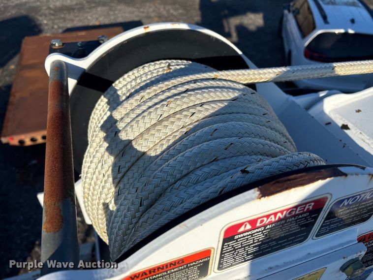 image for item DT2761 2015 Kenworth T370 digger derrick truck