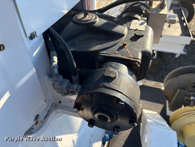 image for item DT2761 2015 Kenworth T370 digger derrick truck