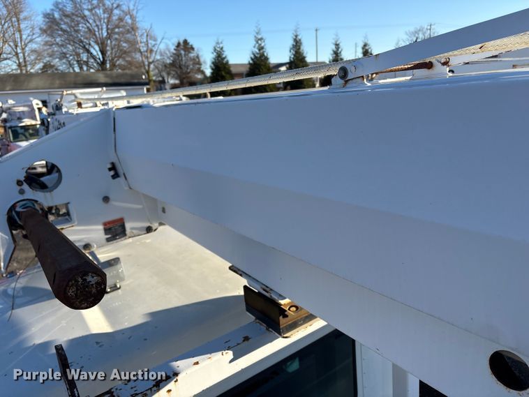 image for item DT2761 2015 Kenworth T370 digger derrick truck