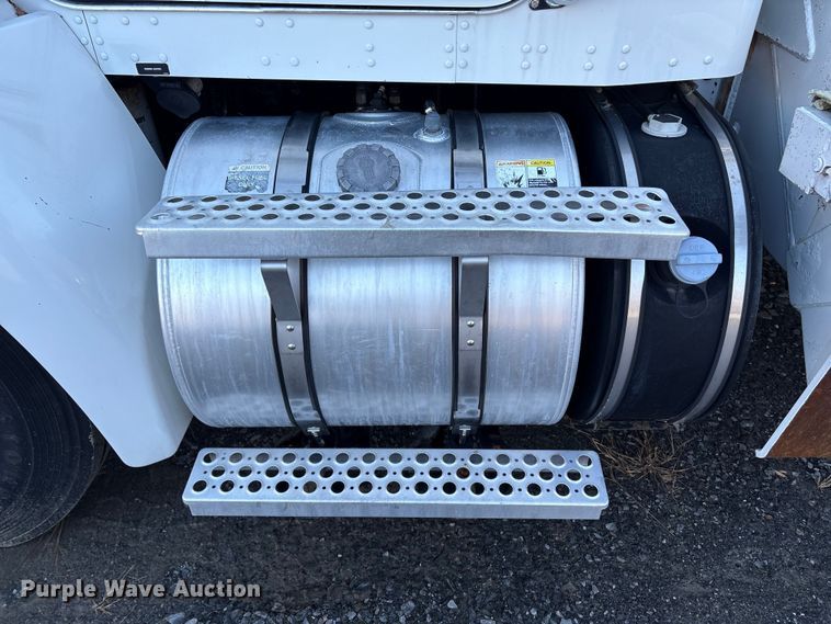 image for item DT2761 2015 Kenworth T370 digger derrick truck