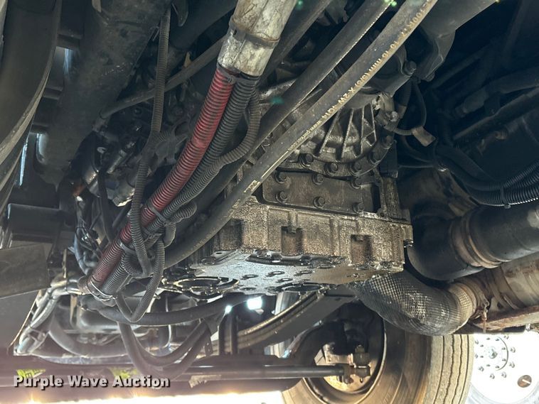 image for item DT2761 2015 Kenworth T370 digger derrick truck