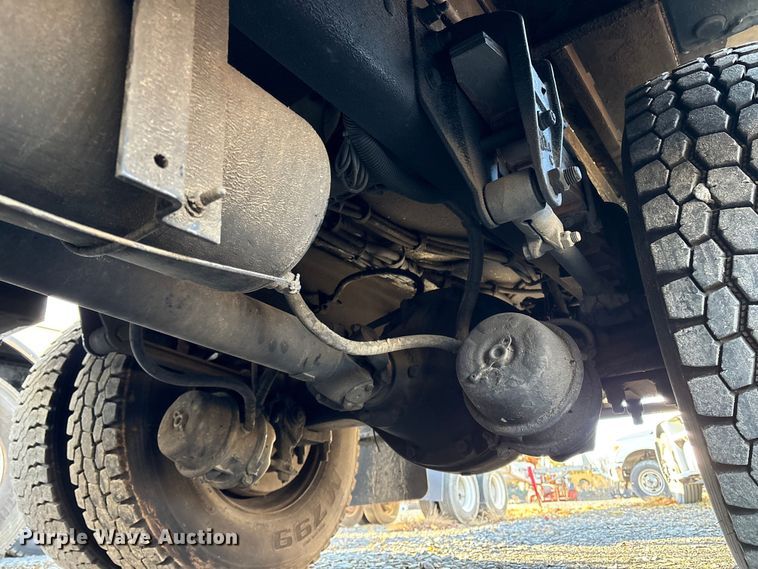 image for item DT2761 2015 Kenworth T370 digger derrick truck