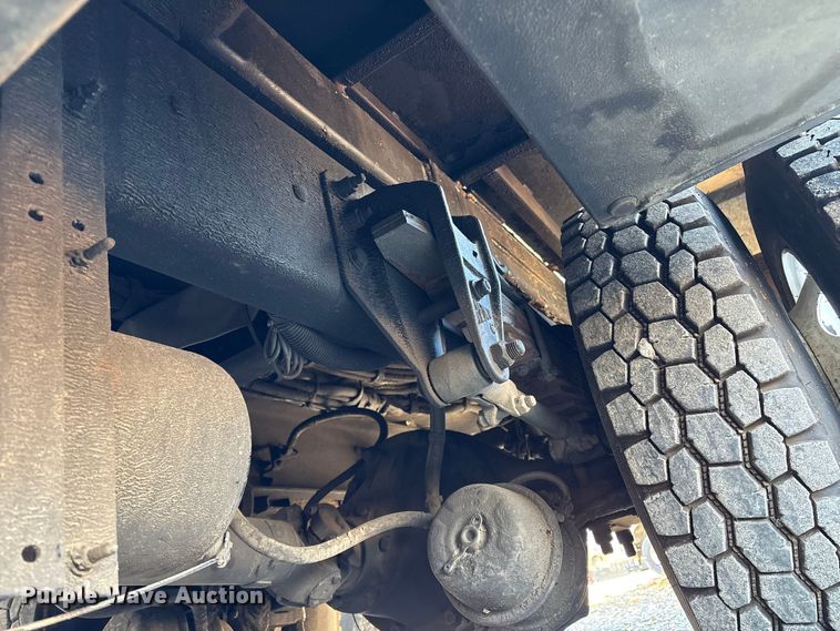 image for item DT2761 2015 Kenworth T370 digger derrick truck