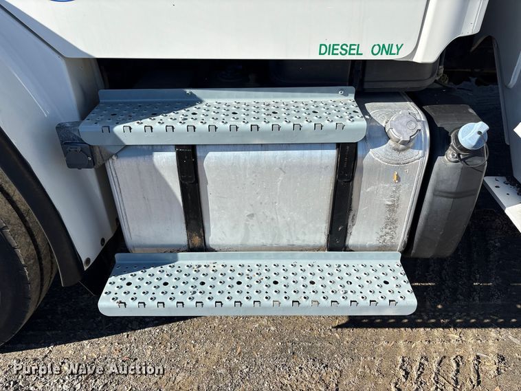 image for item DT2763 2017 Freightliner Business Class M2 bucket truck