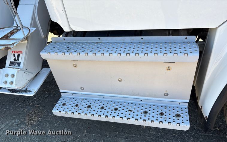 image for item DT2763 2017 Freightliner Business Class M2 bucket truck