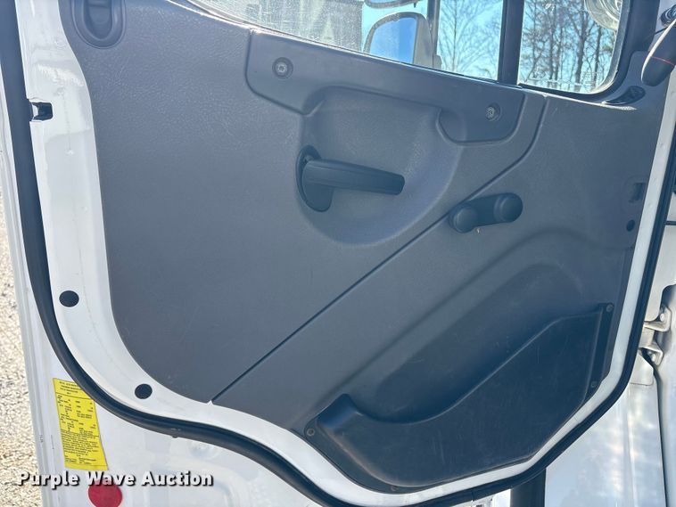 image for item DT2763 2017 Freightliner Business Class M2 bucket truck