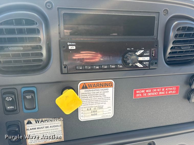 image for item DT2763 2017 Freightliner Business Class M2 bucket truck