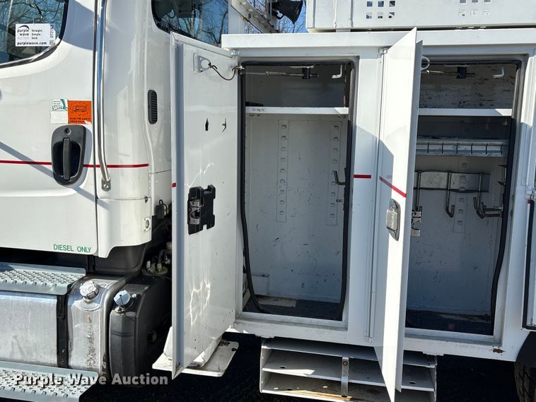 image for item DT2763 2017 Freightliner Business Class M2 bucket truck