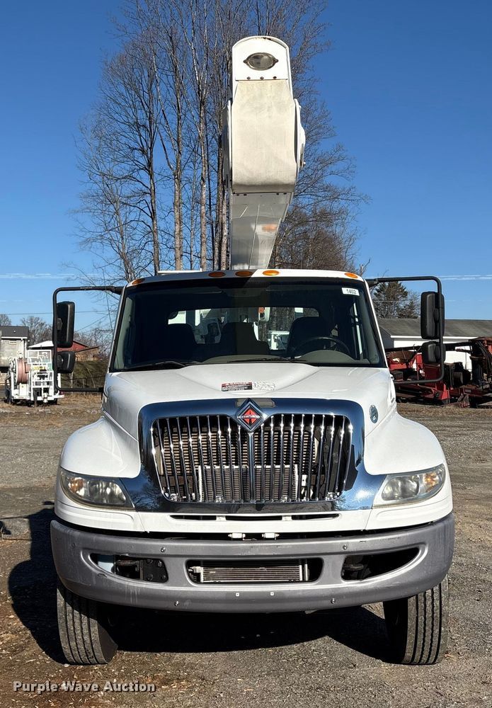 image for item DT2765 2017 International 4300 bucket truck