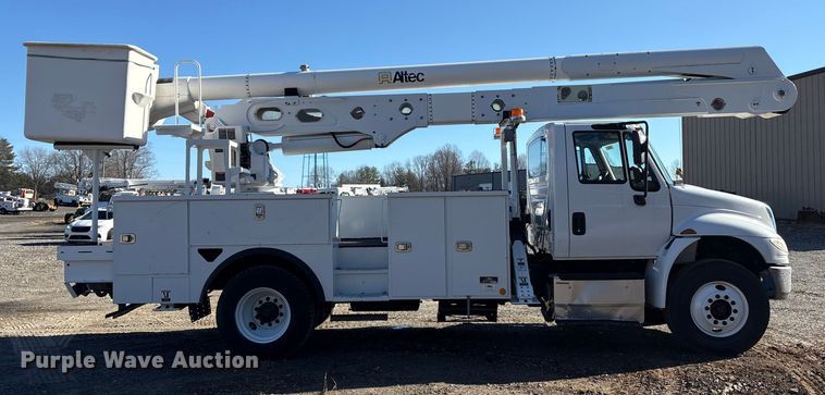 image for item DT2765 2017 International 4300 bucket truck
