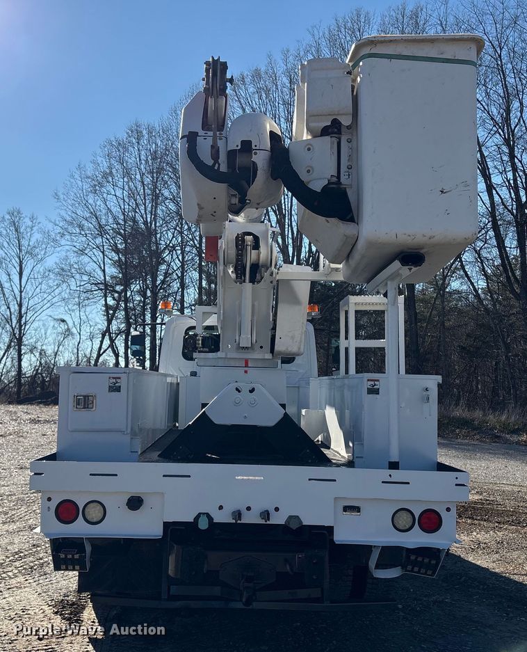 image for item DT2765 2017 International 4300 bucket truck