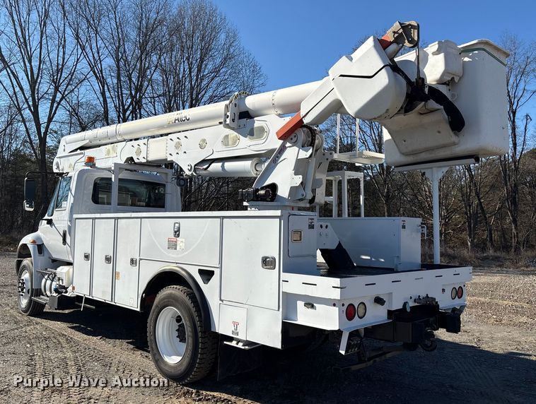 image for item DT2765 2017 International 4300 bucket truck