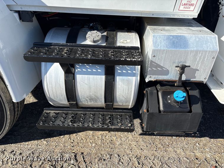 image for item DT2765 2017 International 4300 bucket truck