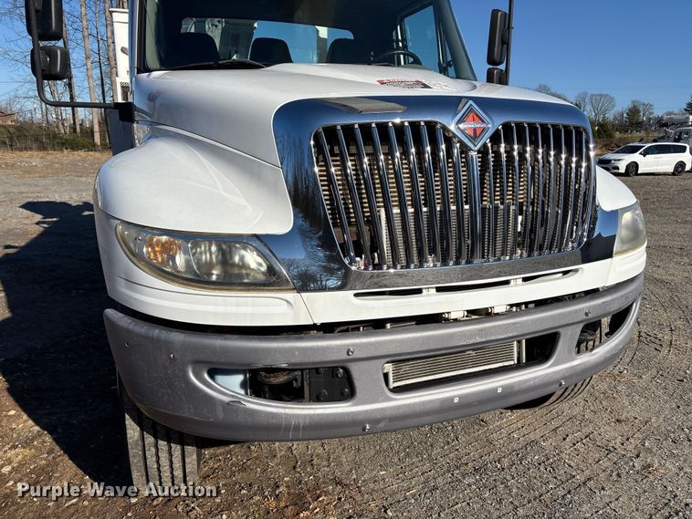 image for item DT2765 2017 International 4300 bucket truck