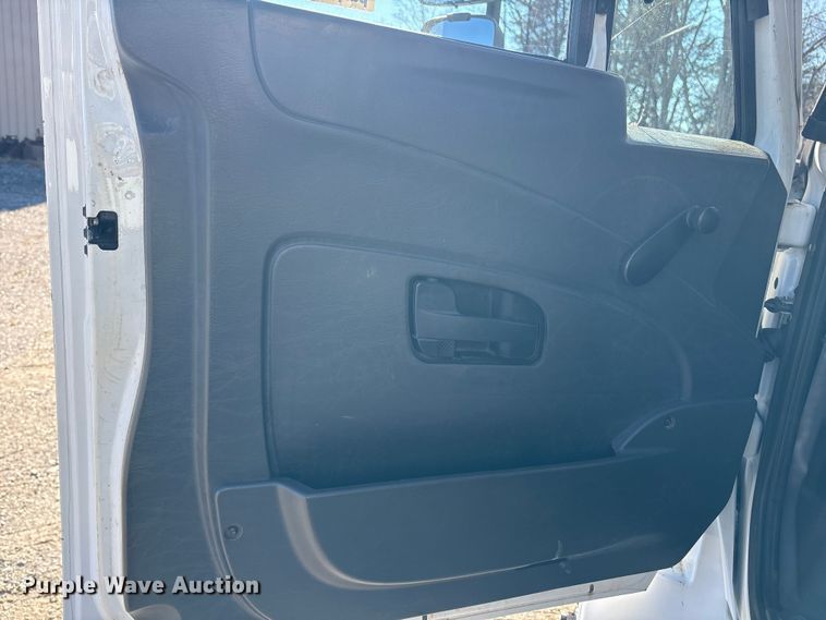 image for item DT2765 2017 International 4300 bucket truck