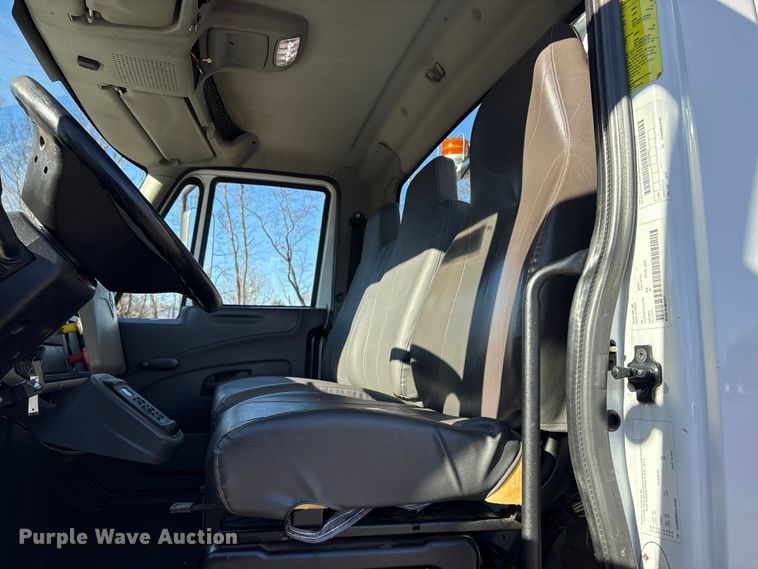 image for item DT2765 2017 International 4300 bucket truck