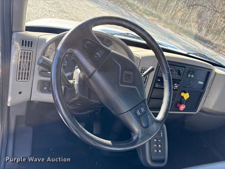 image for item DT2765 2017 International 4300 bucket truck