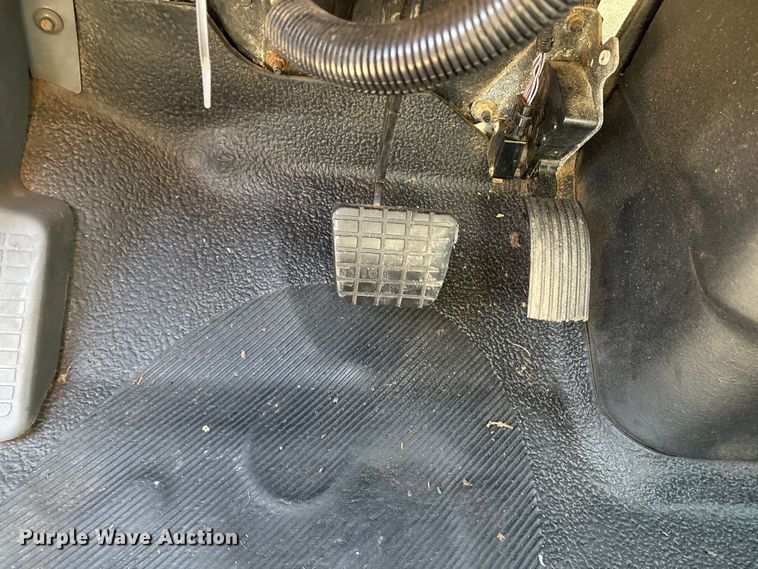 image for item DT2765 2017 International 4300 bucket truck