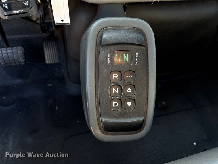 image for item DT2765 2017 International 4300 bucket truck