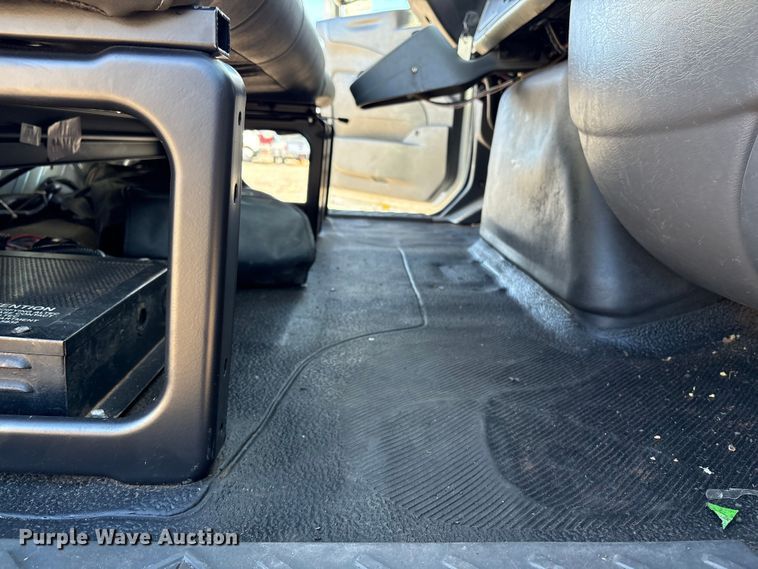 image for item DT2765 2017 International 4300 bucket truck