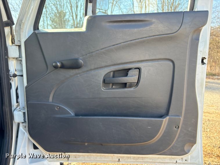 image for item DT2765 2017 International 4300 bucket truck