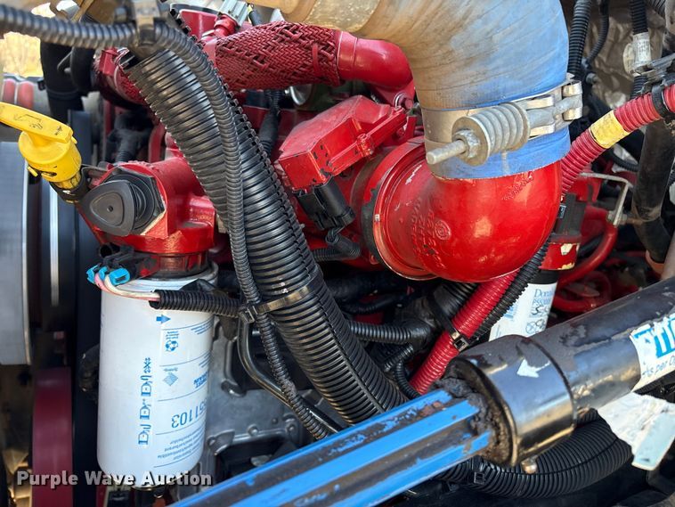 image for item DT2765 2017 International 4300 bucket truck