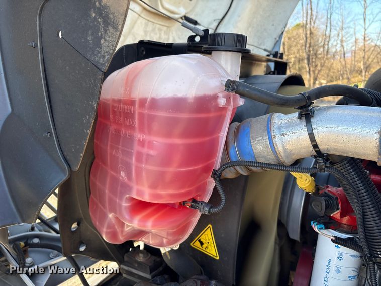 image for item DT2765 2017 International 4300 bucket truck