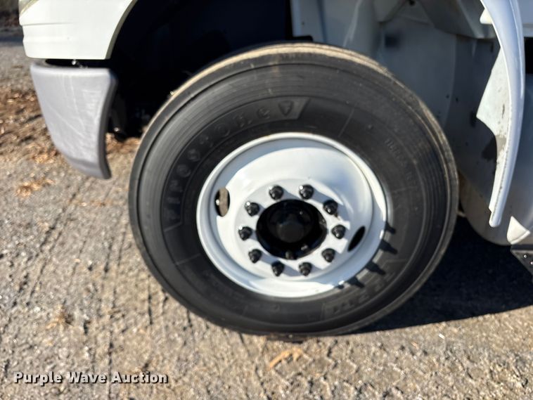 image for item DT2765 2017 International 4300 bucket truck