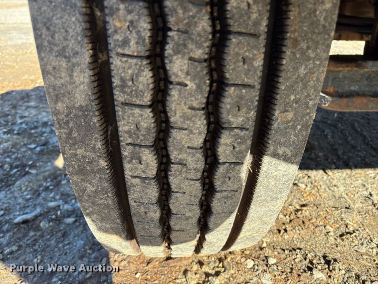 image for item DT2765 2017 International 4300 bucket truck