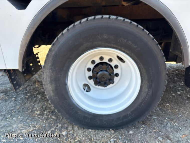 image for item DT2765 2017 International 4300 bucket truck