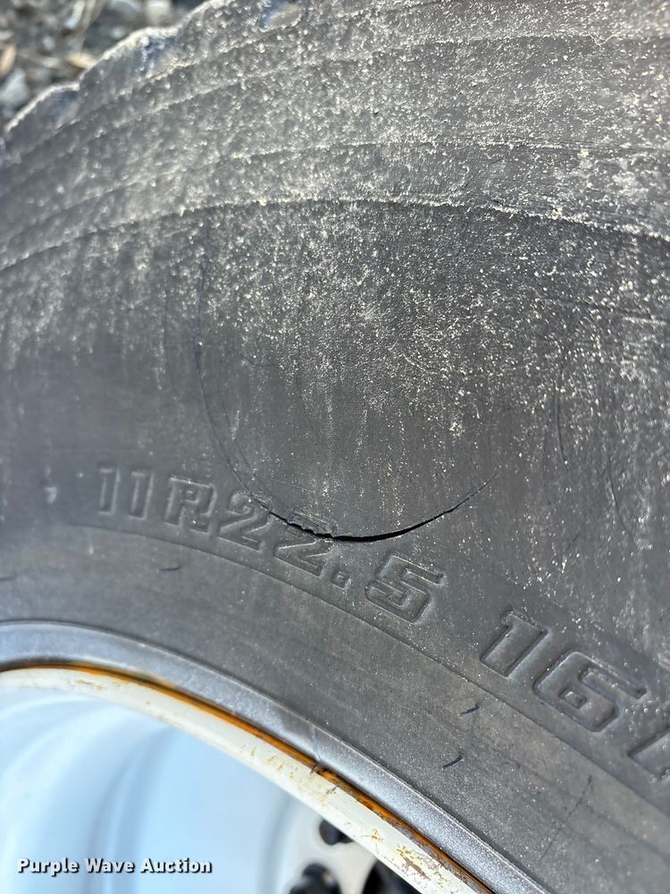 image for item DT2765 2017 International 4300 bucket truck