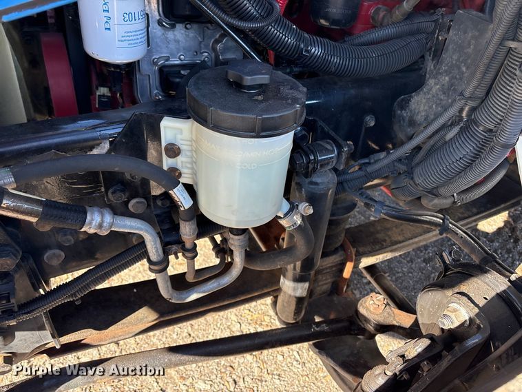 image for item DT2765 2017 International 4300 bucket truck