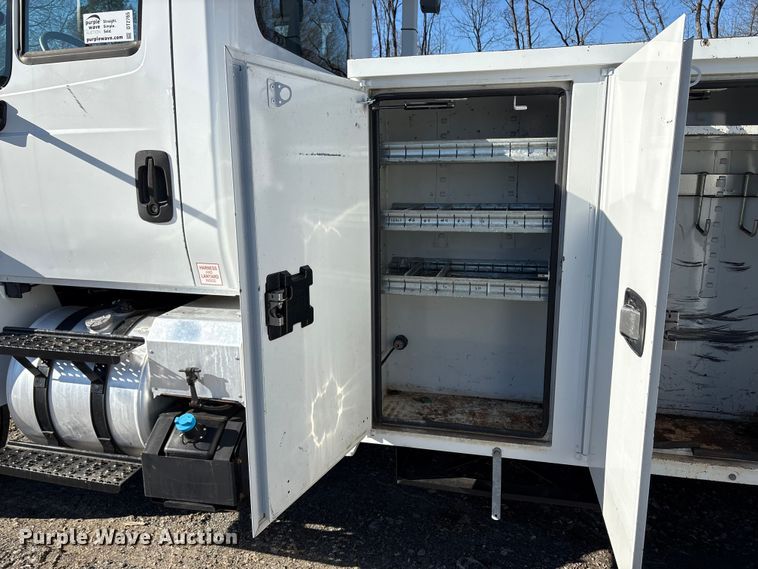 image for item DT2765 2017 International 4300 bucket truck