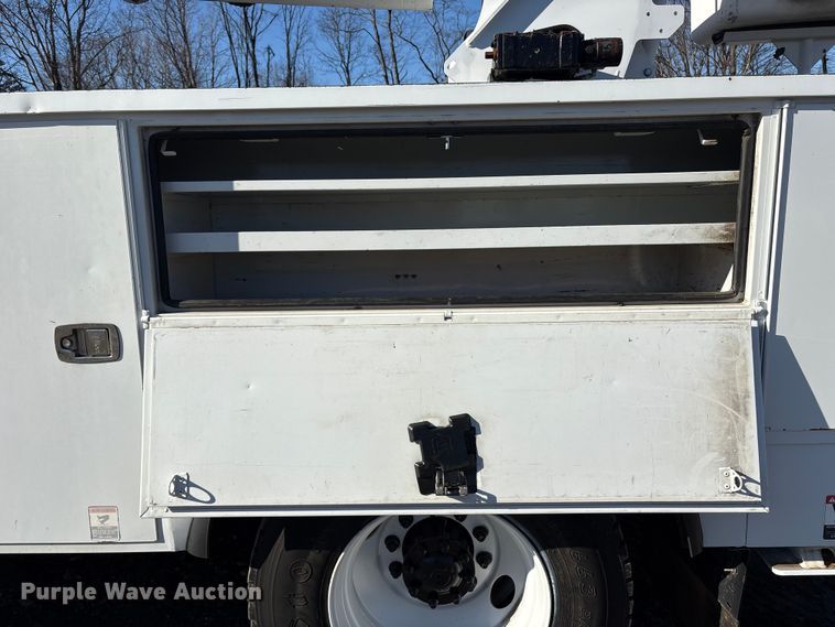 image for item DT2765 2017 International 4300 bucket truck