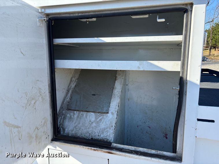 image for item DT2765 2017 International 4300 bucket truck