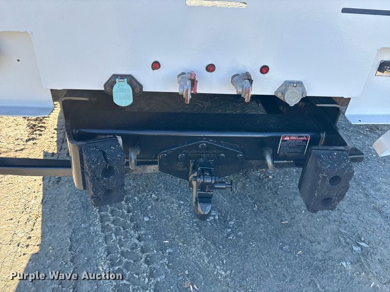 image for item DT2765 2017 International 4300 bucket truck