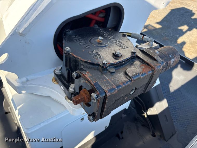 image for item DT2765 2017 International 4300 bucket truck