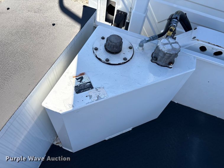 image for item DT2765 2017 International 4300 bucket truck