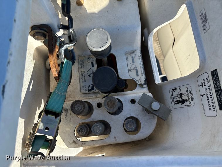 image for item DT2765 2017 International 4300 bucket truck