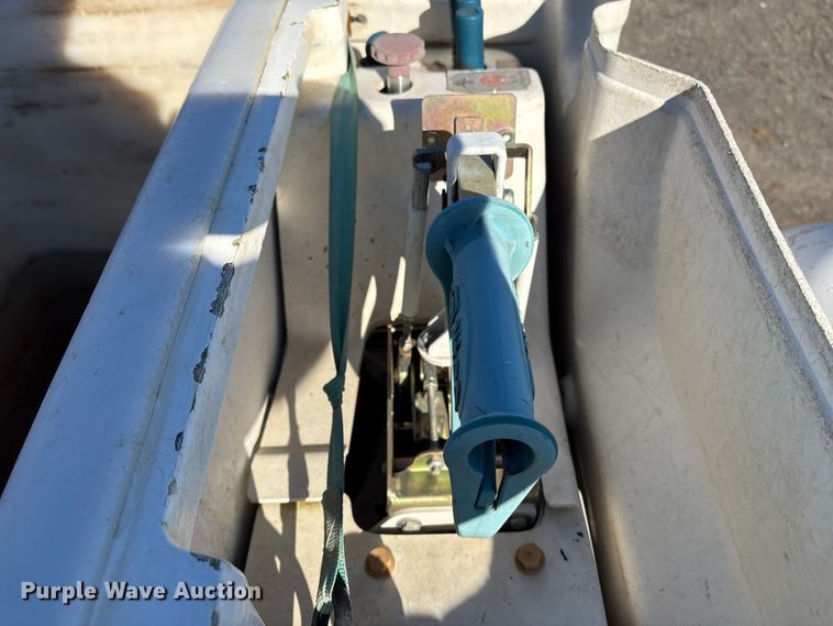 image for item DT2765 2017 International 4300 bucket truck